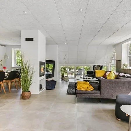 Bv376-blavand-ved-skoven-7 Blåvand