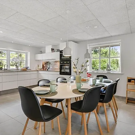 Bv376-blavand-ved-skoven-7 *