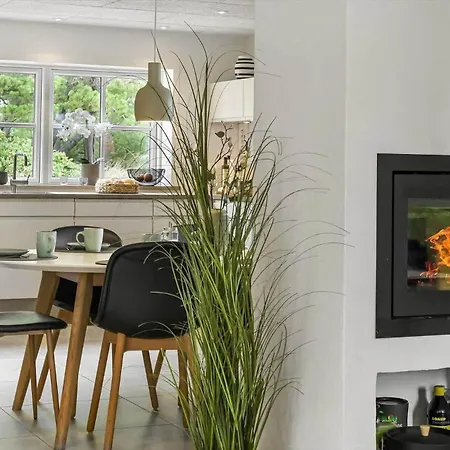 Bv376-blavand-ved-skoven-7 Blåvand